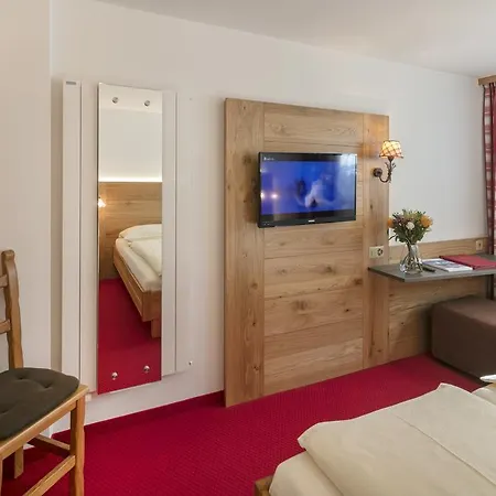 Pensionat Annex Antika 2*