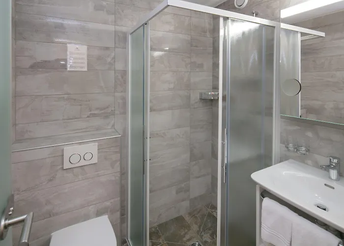 Pensjonat Annex Antika 2*