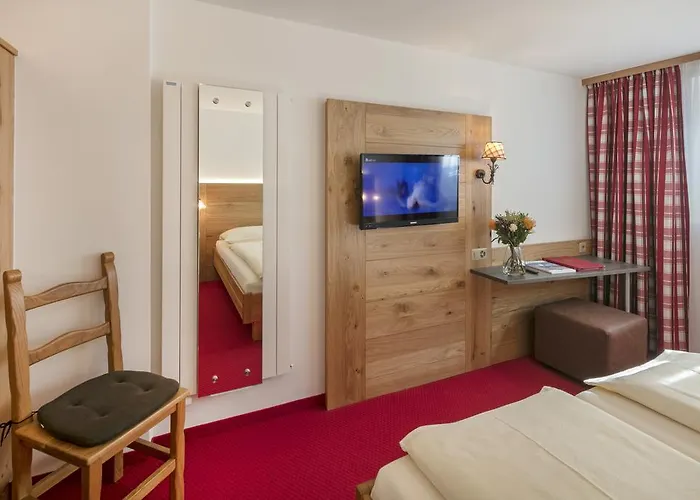 Pensjonat Annex Antika 2*