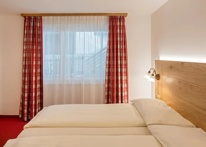 Pensjonat Annex Antika 2*